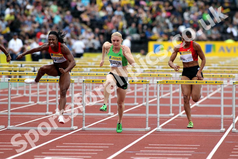Sally Pearson beats Danielle Carruthers in the 100 metres Hurdles, 2011 Aviva London Grand Prix